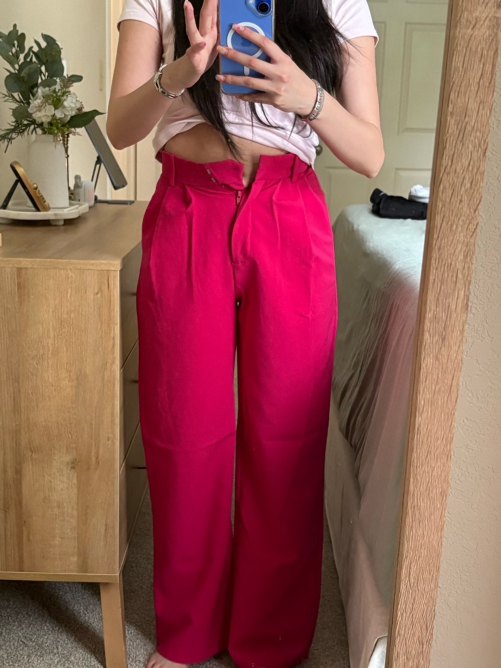 Abercrombie & Fitch High-Waist Wide Leg Pants in Fuchsia